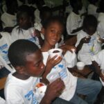 children_having_snacks