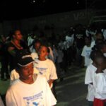 children_in_line_for_snacks_-_canouan