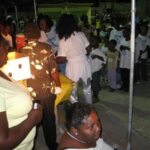 children_in_line_for_snacks_canouan